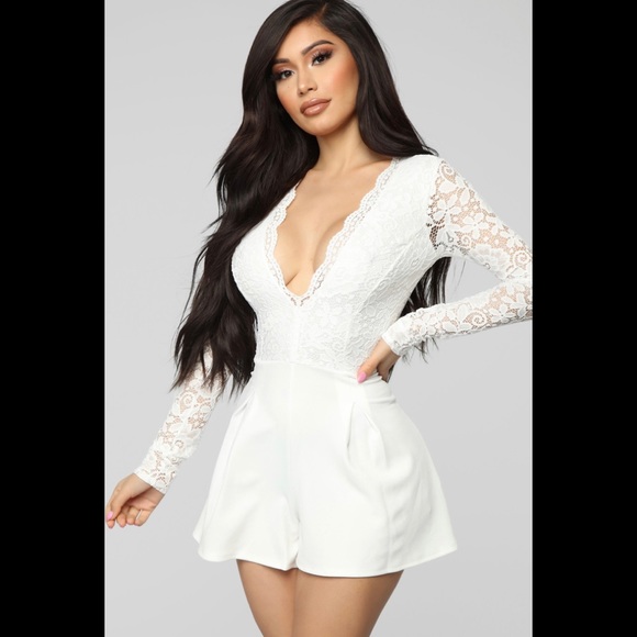 NWOT All Good Things Lace Romper Size S - Picture 4 of 7